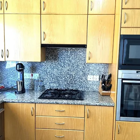 Modern 3bdr_top Floor_lux_suite_balcony Apartment Limassol